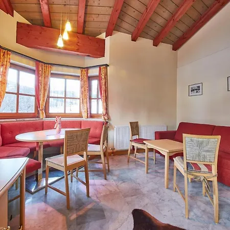 Midtown Apartment *